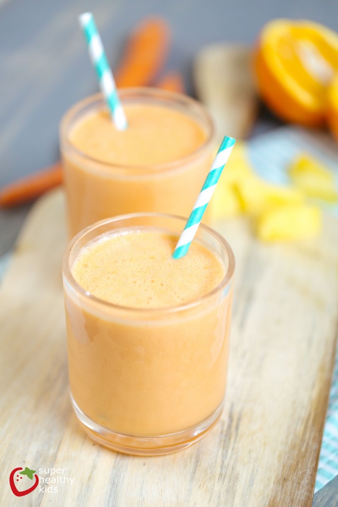 Kid-Friendly Power Breakfasts To Go Power Gold Smoothie with carrots, pineapple, orange juice AND protein-packed greek yogurt!